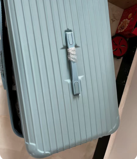 26寸行李箱，由于本人毕业了，行李箱过多。...
