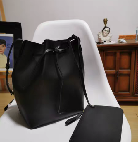 高颜值大容量的随身手提箱,质量很好,作用大...