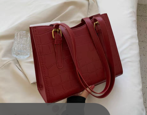 转卖红色结婚新娘包包女2022新款潮腋下包...