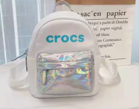 crocs Joey镭射双肩背包 一年四季...