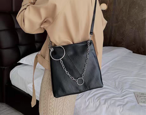 转卖ins超火女士包包大容量单肩包女202...