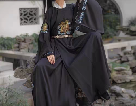 转卖【出】九曲阑珊 原创墨麒麟宋制圆领袍绣...