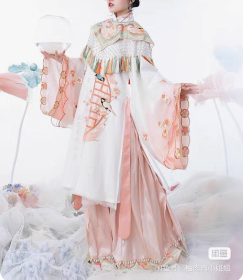 转卖都城南庄汉服喜上眉梢云肩走秀款汉服明制...
