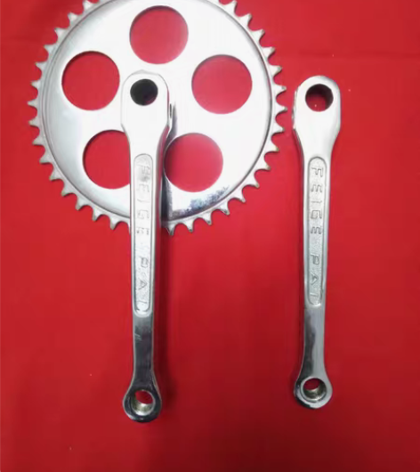 老飞鸽牌自行车特制压字40齿牙盘 实物拍摄...