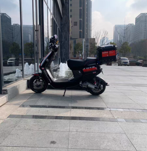 小牛电动车M+新国标智能锂电池电瓶车M+成...