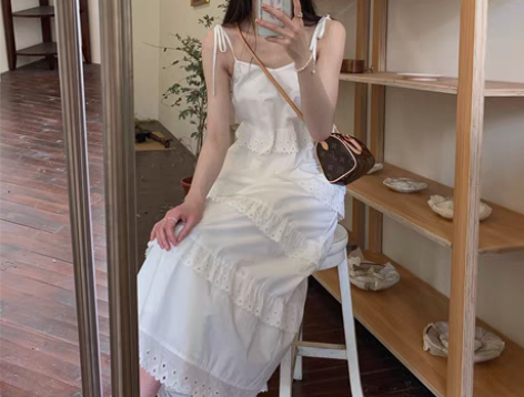 转卖吱呤连衣裙2021新款夏装女白色长裙气...