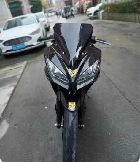 精品二手跑车。精品95新黑色法拉利板花小忍...