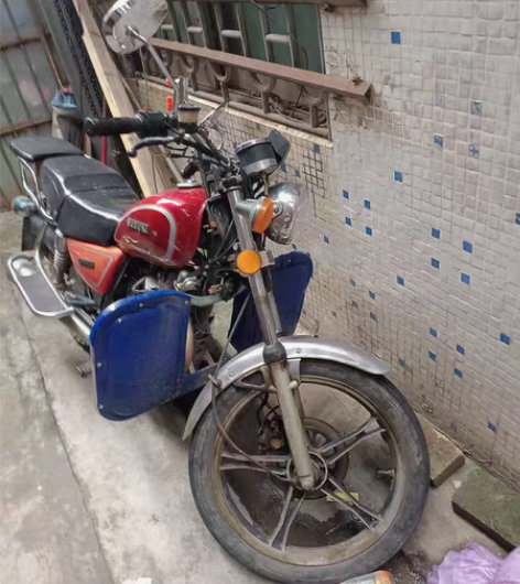 铃木摩托车 感兴趣的话点“我想要”和我私聊...