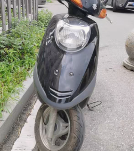 二手铃木踏板摩托车，没上牌没有手续，无损坏...