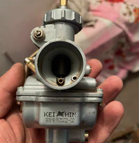 几乎全新的化油器。适用嘉陵70和宗申摩托车...