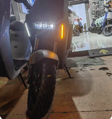 新大洲本田S08智能电动车，400W博世电...