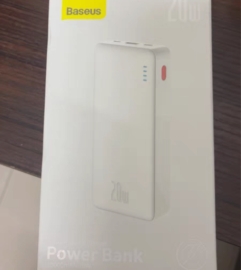倍思充电宝，八成新，买了没用过几次，附送苹...