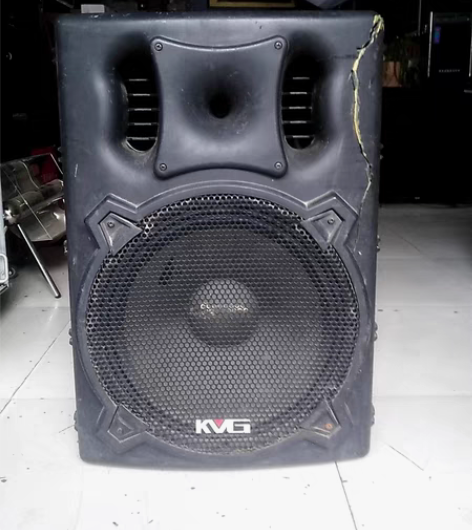 红日15寸有源音响。 大功率。 可插卡插u...