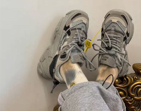 转卖2021新款chic日韩潮流情侣老爹鞋...