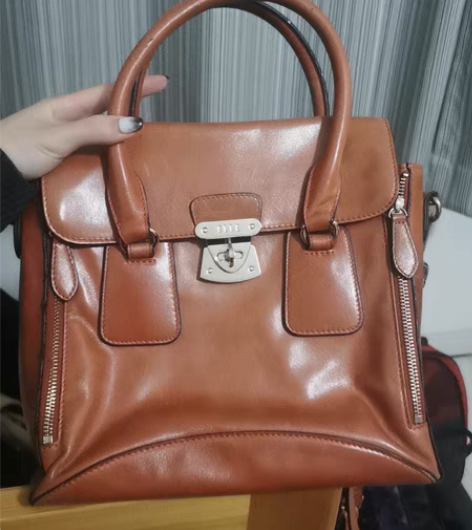 包邮火速发货，刀就卖，诚心出~ ELLE女...