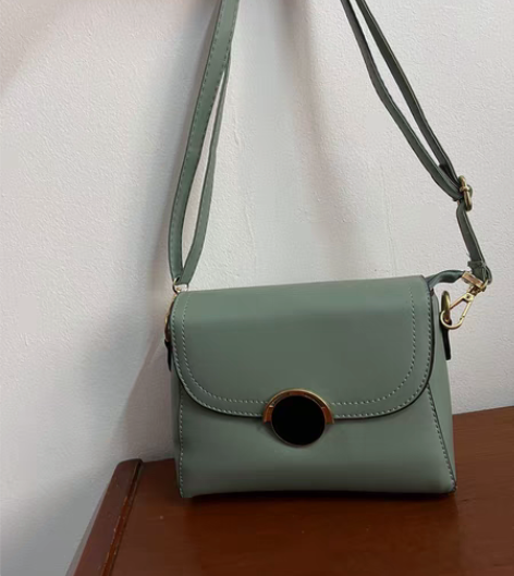 包邮全新 斜挎包包 只有一个 没用过，太多...