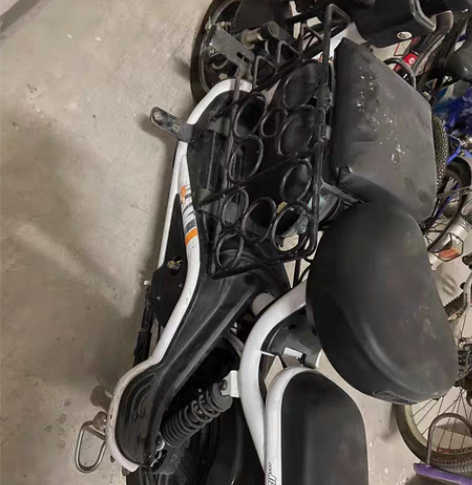 换工作了 不需要电动车了 低价出售 电瓶刚...