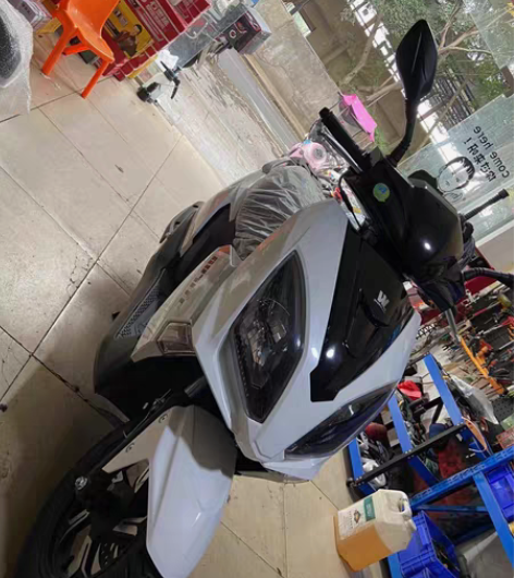 出一辆全新个人一手车，才买几天   手续齐...