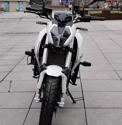 出售19年底登记贝纳利小迅龙150s，40...