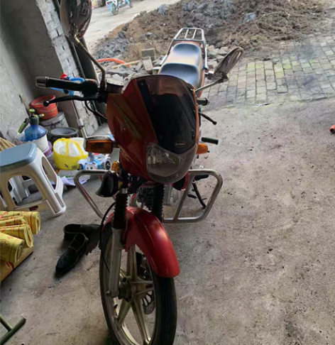 出售个人一手铃木钻豹摩托车，发动机没动过，...