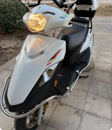 豪爵VF125，京B私户，去年的车，朋友老...