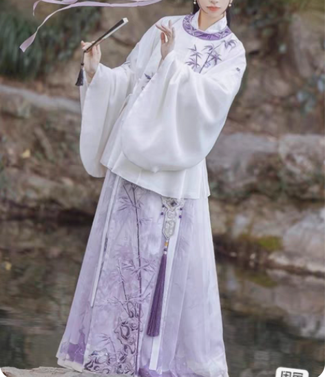 包邮【十三余 小豆蔻儿】[竹剑] 绣花圆领...