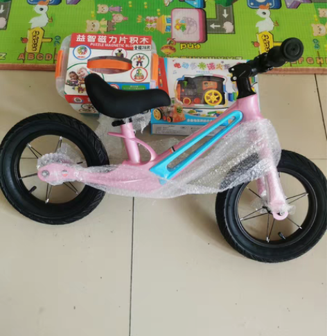 儿童全新平衡车一辆 12寸 品牌：gxg·...