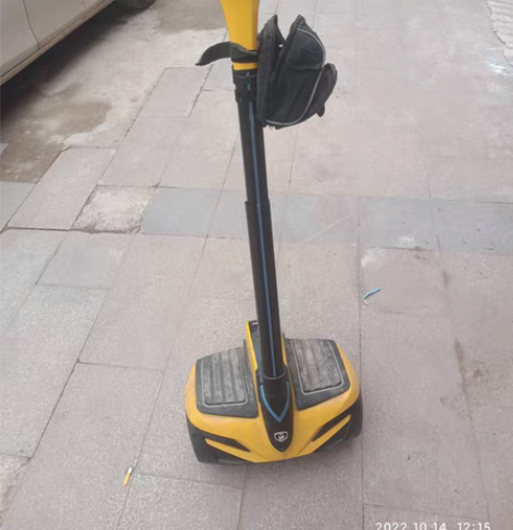 乐行天下r1平衡车,没有充电器,有遥控器,...