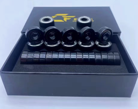 包邮（全新）太极CF黑陶轴承轮滑鞋溜冰鞋直...