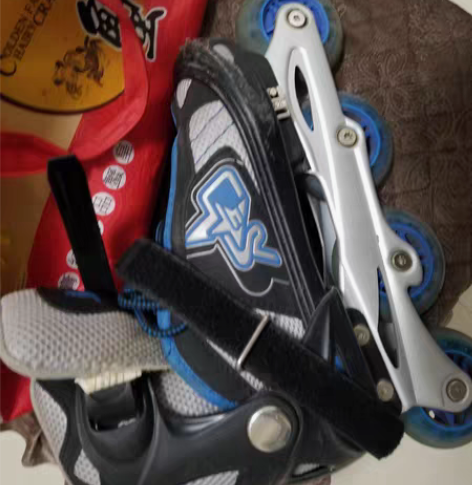 美洲狮滑轮鞋 可调滑冰鞋儿童套装轮滑鞋 蓝...