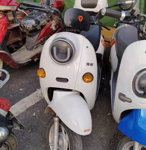 雅迪电动车，9层新需要的联系我 感兴趣的话...