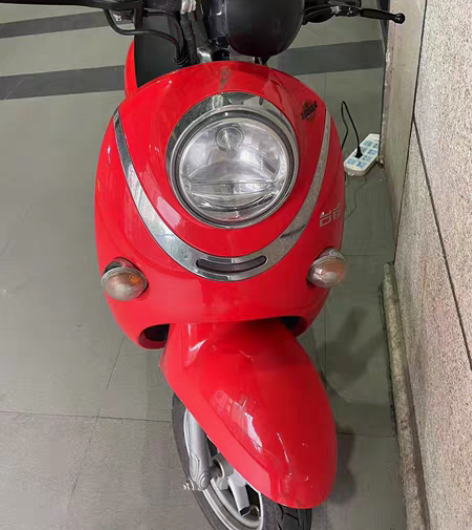 车子9成新,自用,电瓶才换一周,因工作原因...