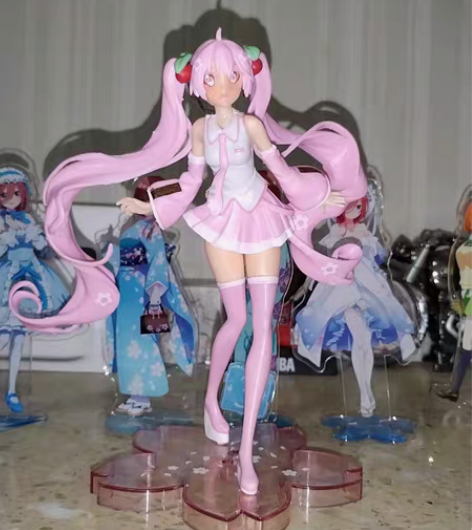 国产初音未来手办粉色家里放不下了所以卖掉樱...