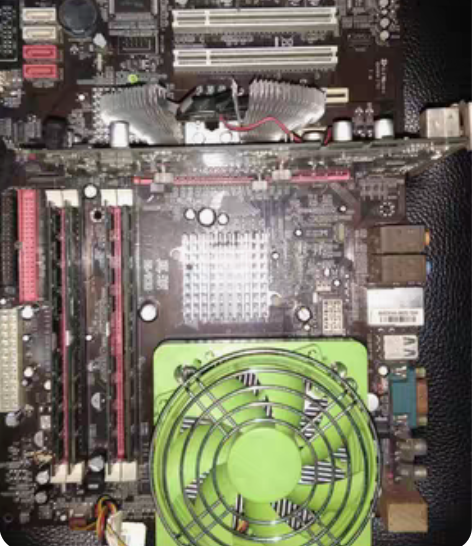 包邮换下的情怀战神主板 斯巴达克黑朝ib1...