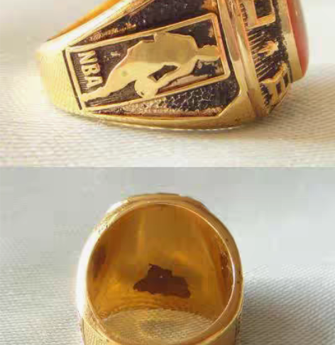 包邮芝加哥公牛夺冠纪念戒指。品相如图 感兴...