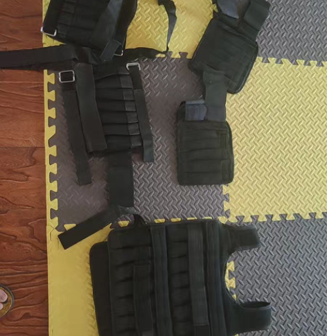 负重背心铅块跑步负重装备可调隐形马甲健身沙...