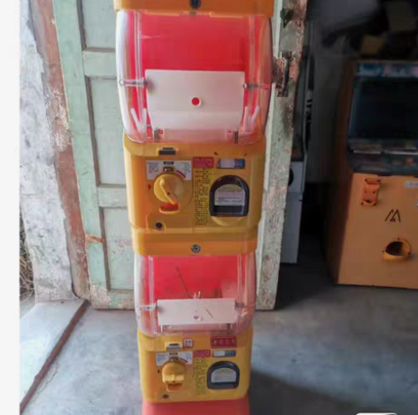 两台扭蛋机，几乎全新，两台450元，自提！...