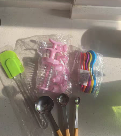 舒帝 裱花器+五彩量勺 全新全新 感兴趣的...
