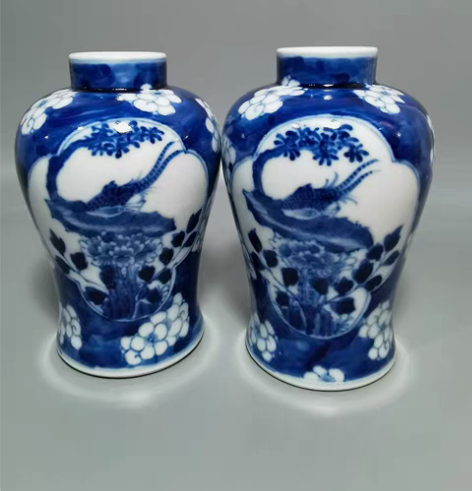 包邮青花冰梅开窗花鸟纹小瓶。一对。全品。高...