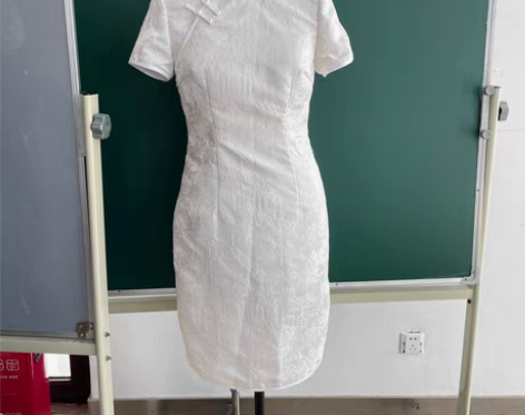 服装设计专业，作业优秀，纯手工制作旗袍，包...