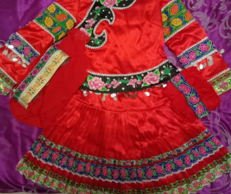 包邮演出服 苗族土家族 带帽子 有意者请联...