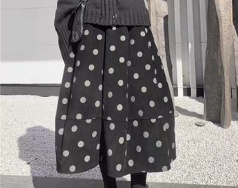 转卖暗黑冬季花苞裙女波点加厚加绒保暖灯芯绒...