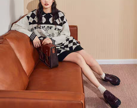 转卖太平鸟毛针织衫连衣裙女2019秋冬新款...