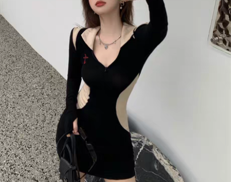 转卖性感辣妹风修身拼接连衣裙2021新款紧...