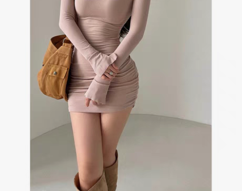 转卖YoungGirlDay纯欲风性感V领...