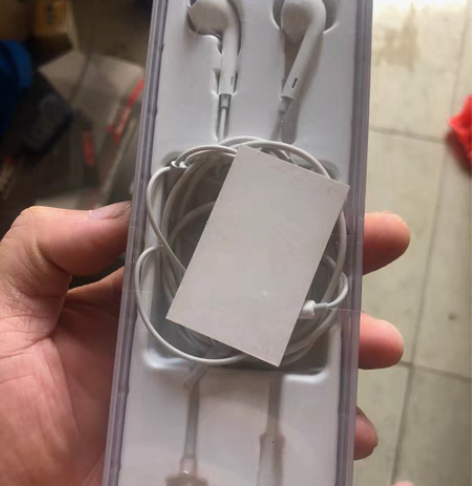 华为降嘲耳机全新，只拆出试听过！闲置 感兴...