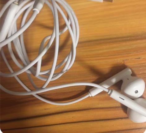 包邮华为原装耳机九五成新,用过一两次。平时...