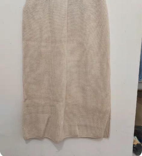 包邮片断，全新~带吊牌~中裙L码，便宜处理...