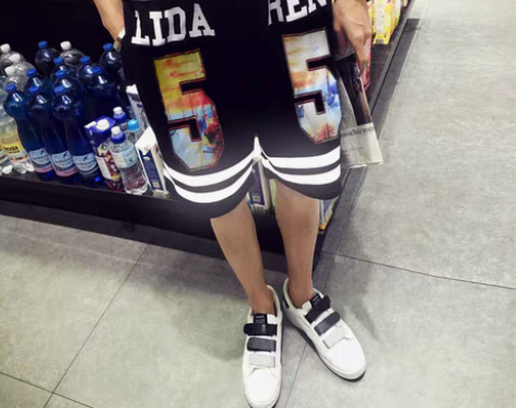 转卖九成新，反光短裤夜光荧光发光嘻哈街舞篮...