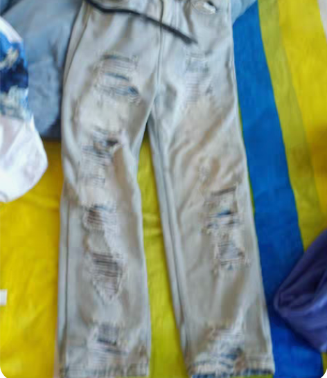 包邮破洞牛仔裤，脏了，便宜出 感兴趣的话点...